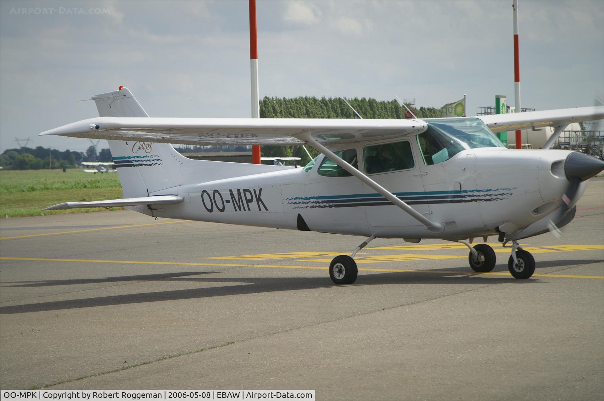 OO-MPK, Cessna 172RG Cutlass RG C/N 172RG0057, STAMPE FLY IN.