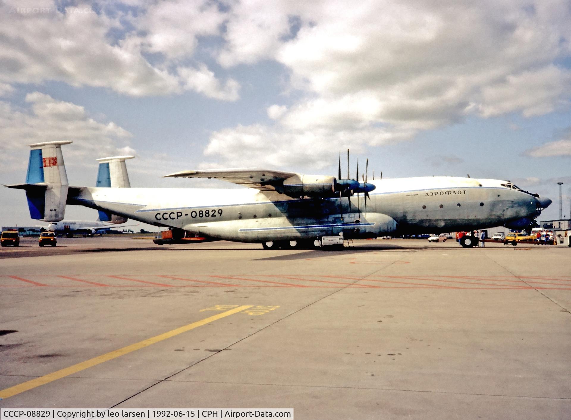 CCCP-08829, 1975 Antonov An-22A C/N 053483302, Copenhagen 15.6.1992