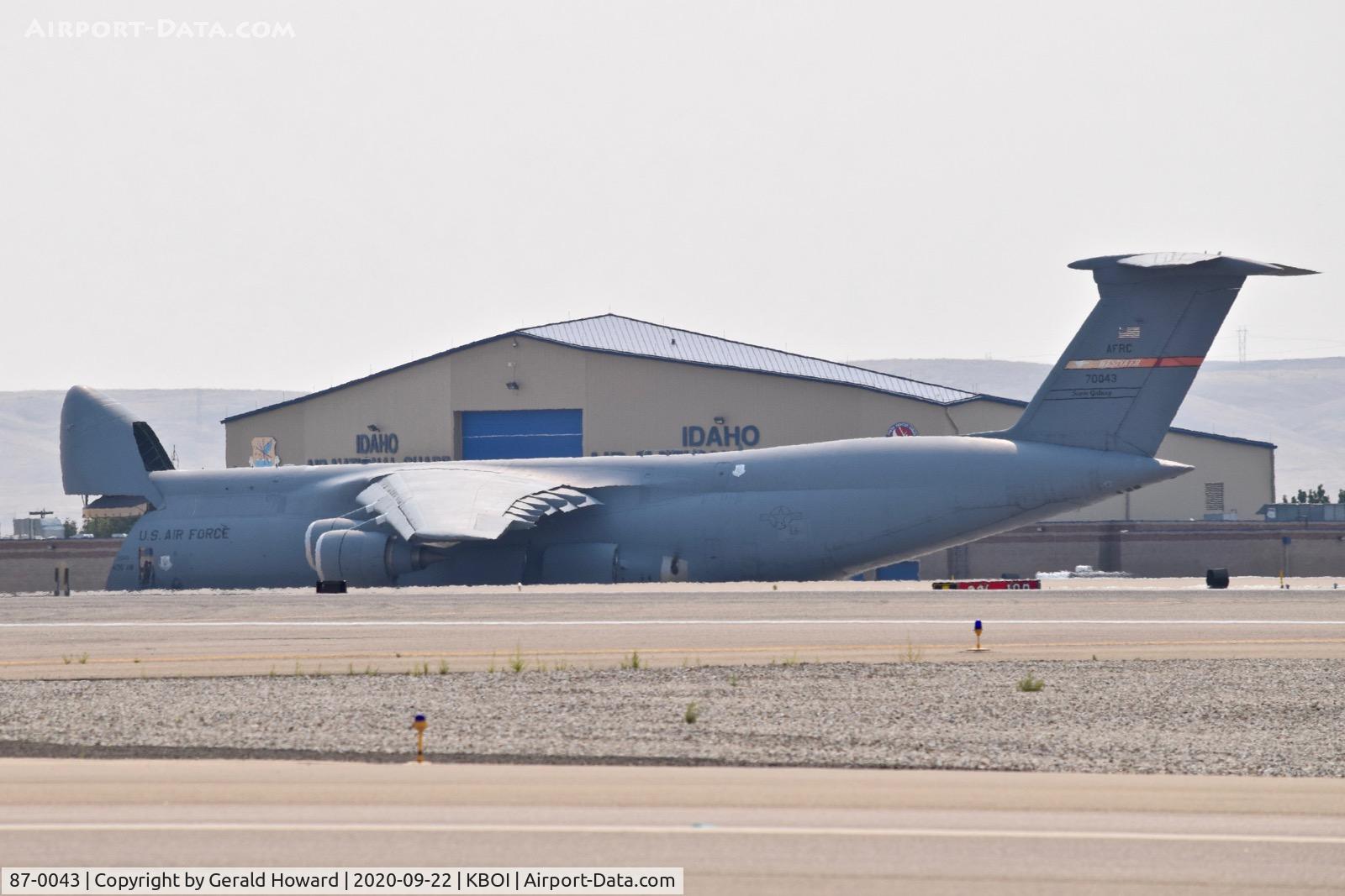 87-0043, 1988 Lockheed C-5M Super Galaxy C/N 500-129, Parked on Idaho ANG ramp. 439th AW.