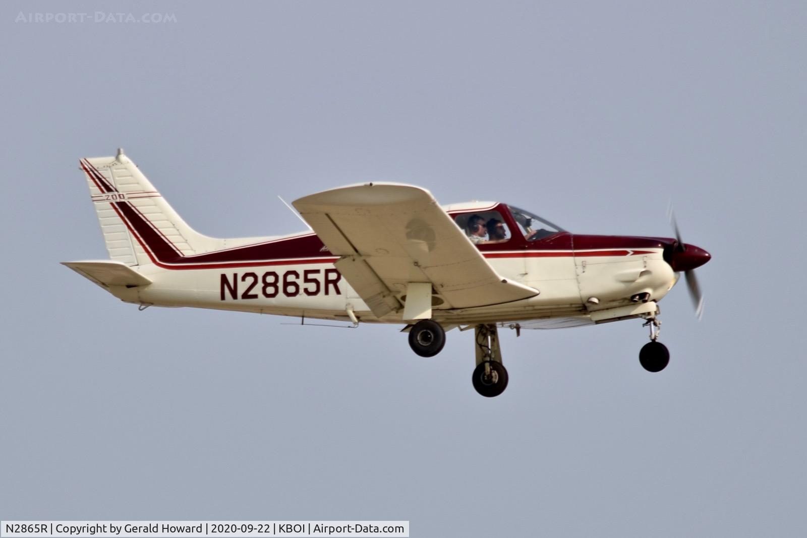 N2865R, 1969 Piper PA-28R-200 C/N 28R-35308, Landing 10L.