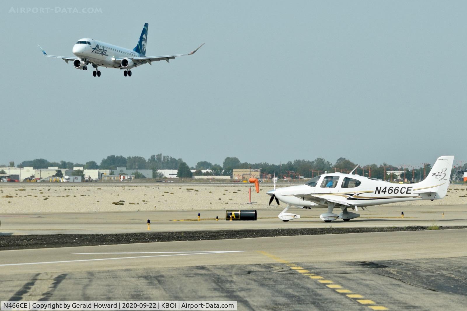 N466CE, 2004 Cirrus SR22 G2 C/N 0999, Waiting for clearance for 10L.
