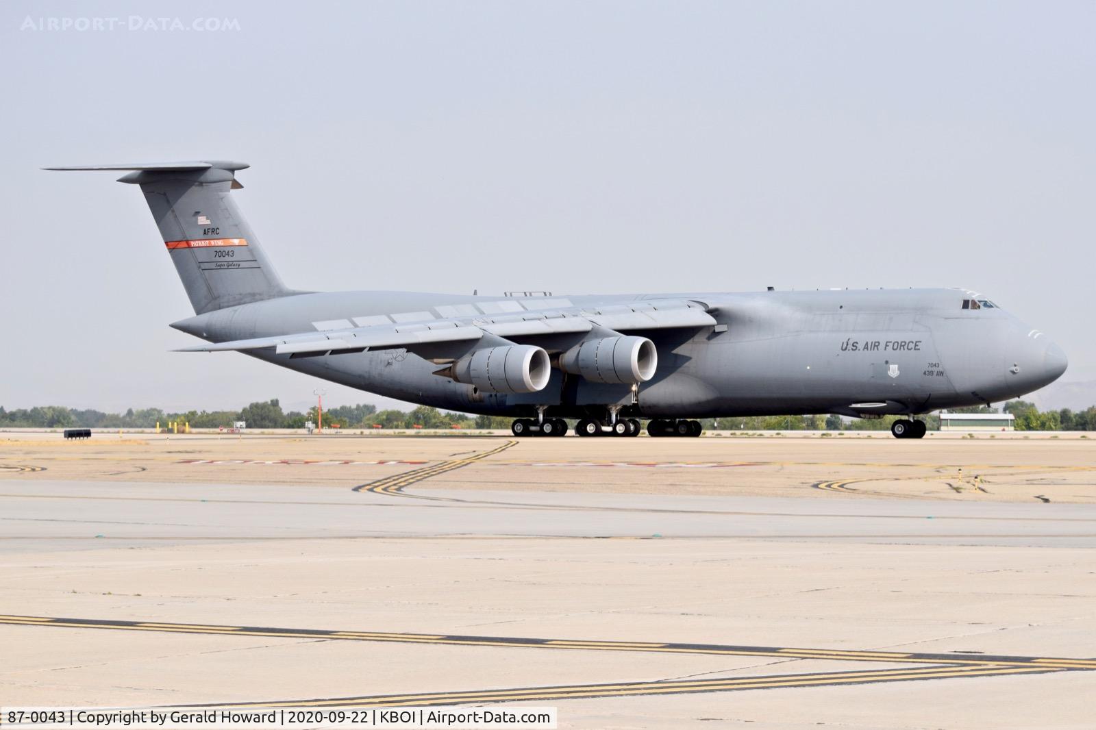 87-0043, 1988 Lockheed C-5M Super Galaxy C/N 500-129, Landing 10R.