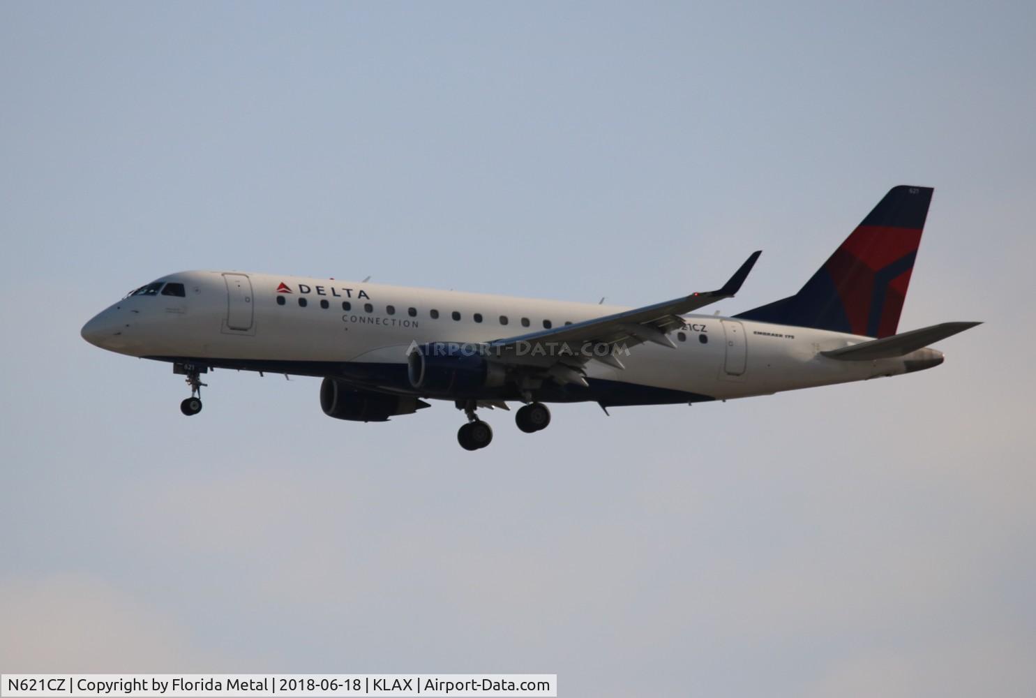 N621CZ, 2008 Embraer 175LR (ERJ-170-200LR) C/N 17000218, LAX 2018