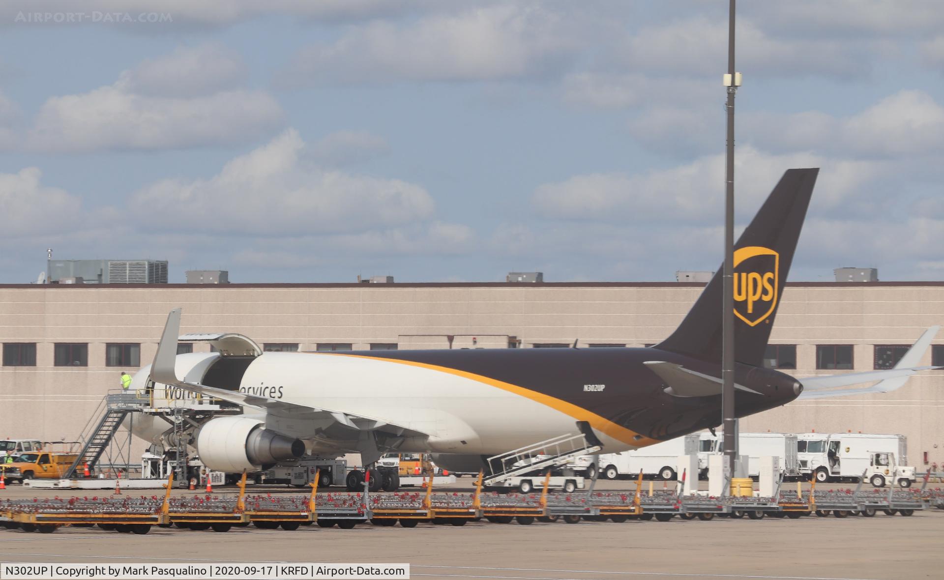N302UP, 1995 Boeing 767-34AFR C/N 27240, Boeing 767-34AF