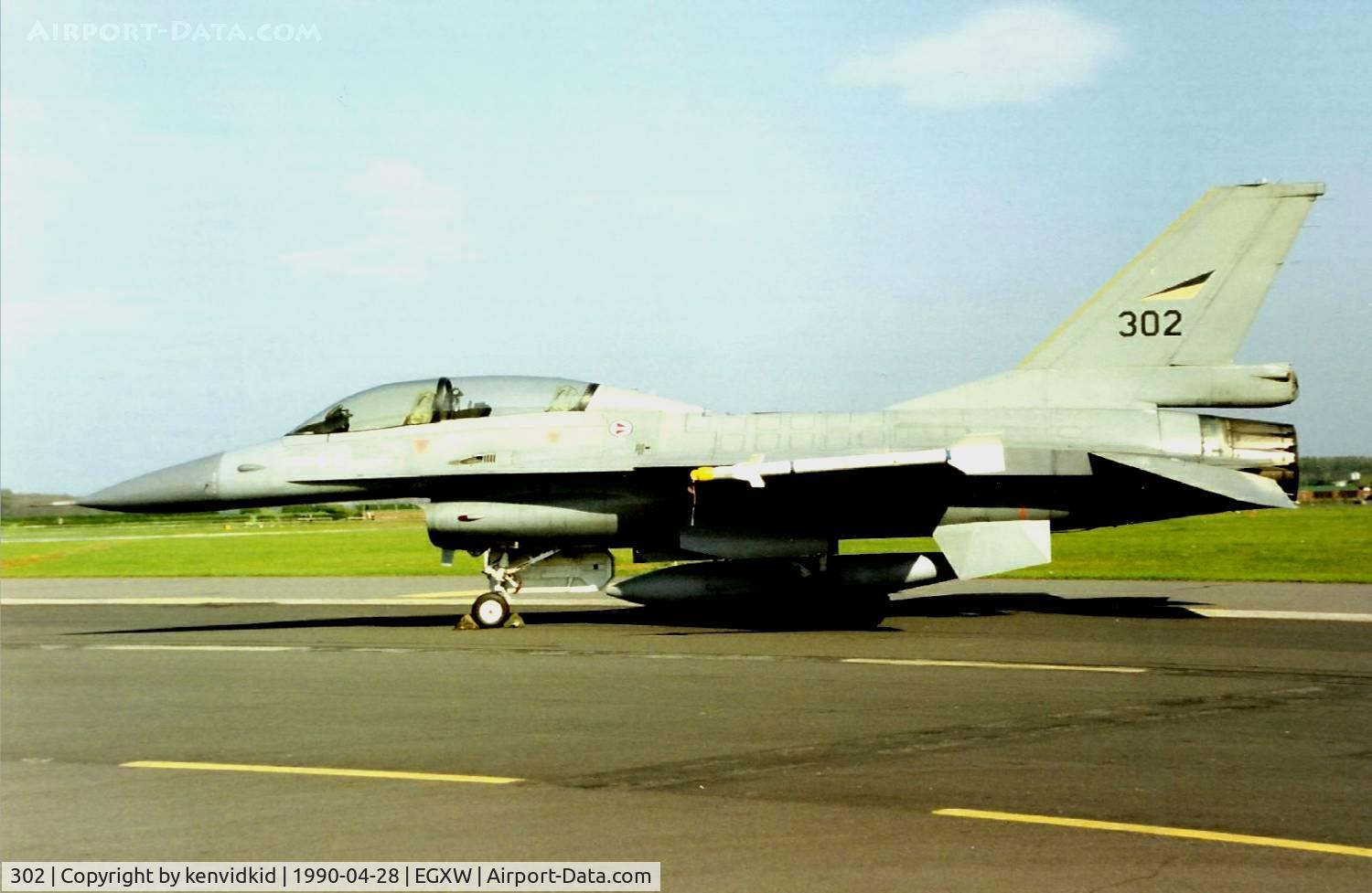 302, Fokker F-16B Fighting Falcon C/N 6L-2, At the Waddington 1990 photocall.