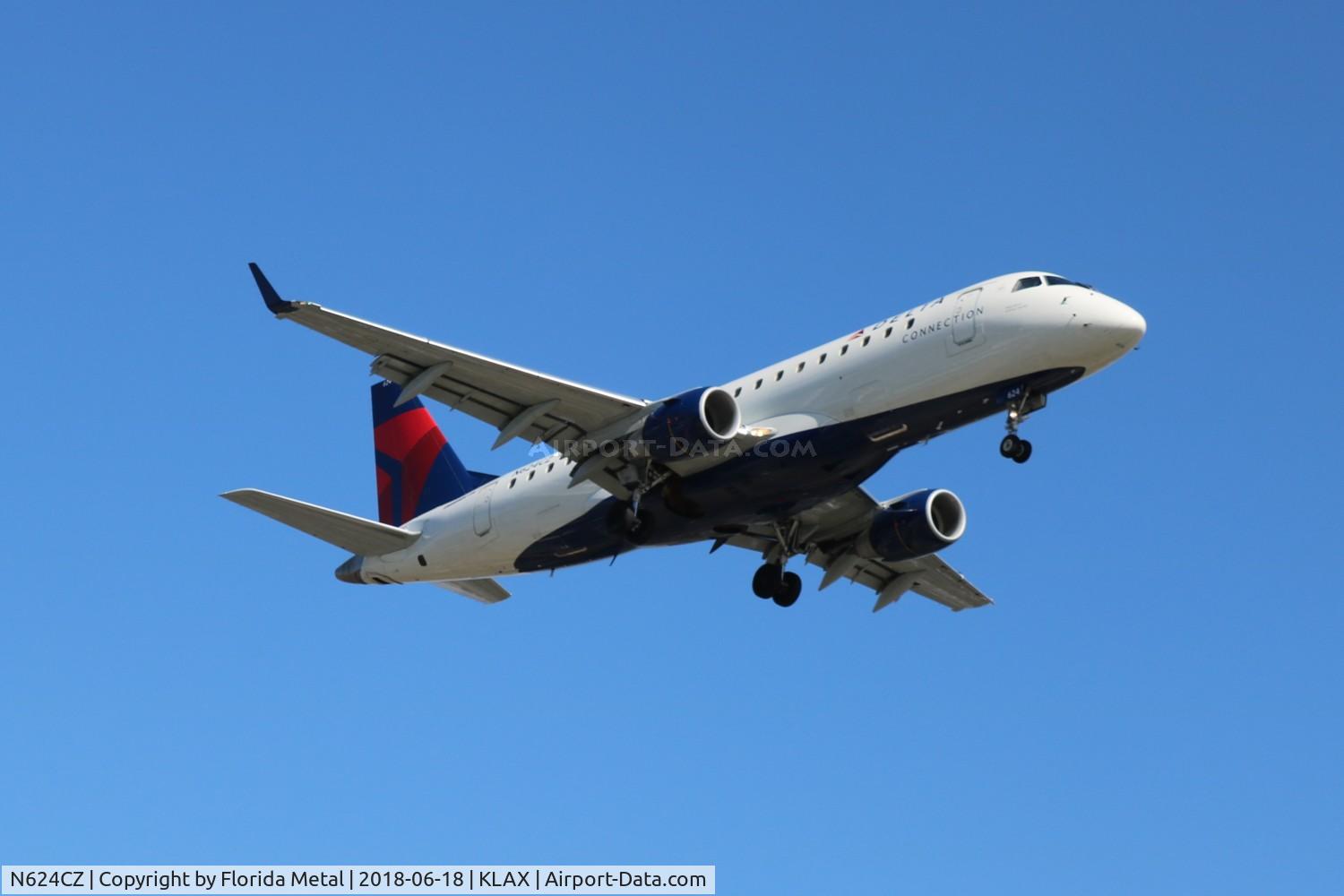 N624CZ, 2008 Embraer 175LR (ERJ-170-200LR) C/N 17000222, LAX 2018