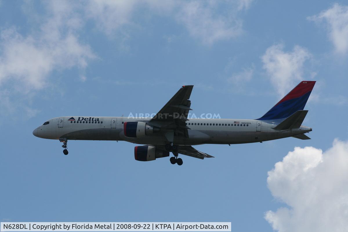 N628DL, 1987 Boeing 757-232 C/N 22918, TPA 2008
