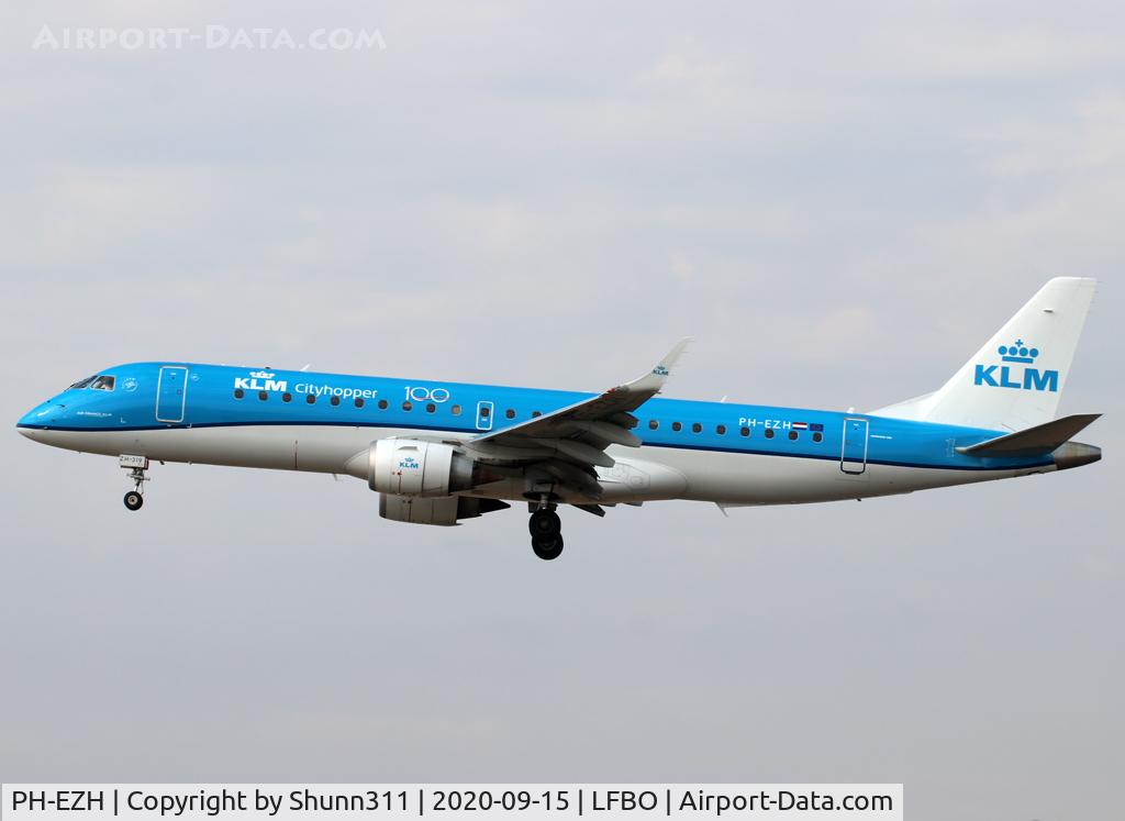 PH-EZH, 2009 Embraer 190LR (ERJ-190-100LR) C/N 19000319, Landing rwy 14L with additional '100' titles