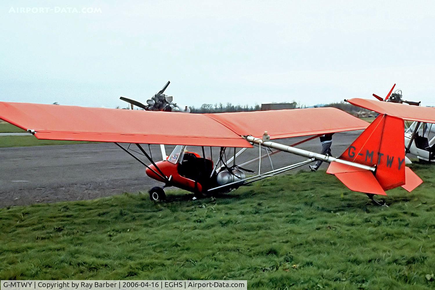 G-MTWY, 1988 Thruster TST MK1 C/N 8038-TST-062, G-MTWY   Thruster TST Mk.1 [8038-TST-062] Henstridge~G 16/04/2006