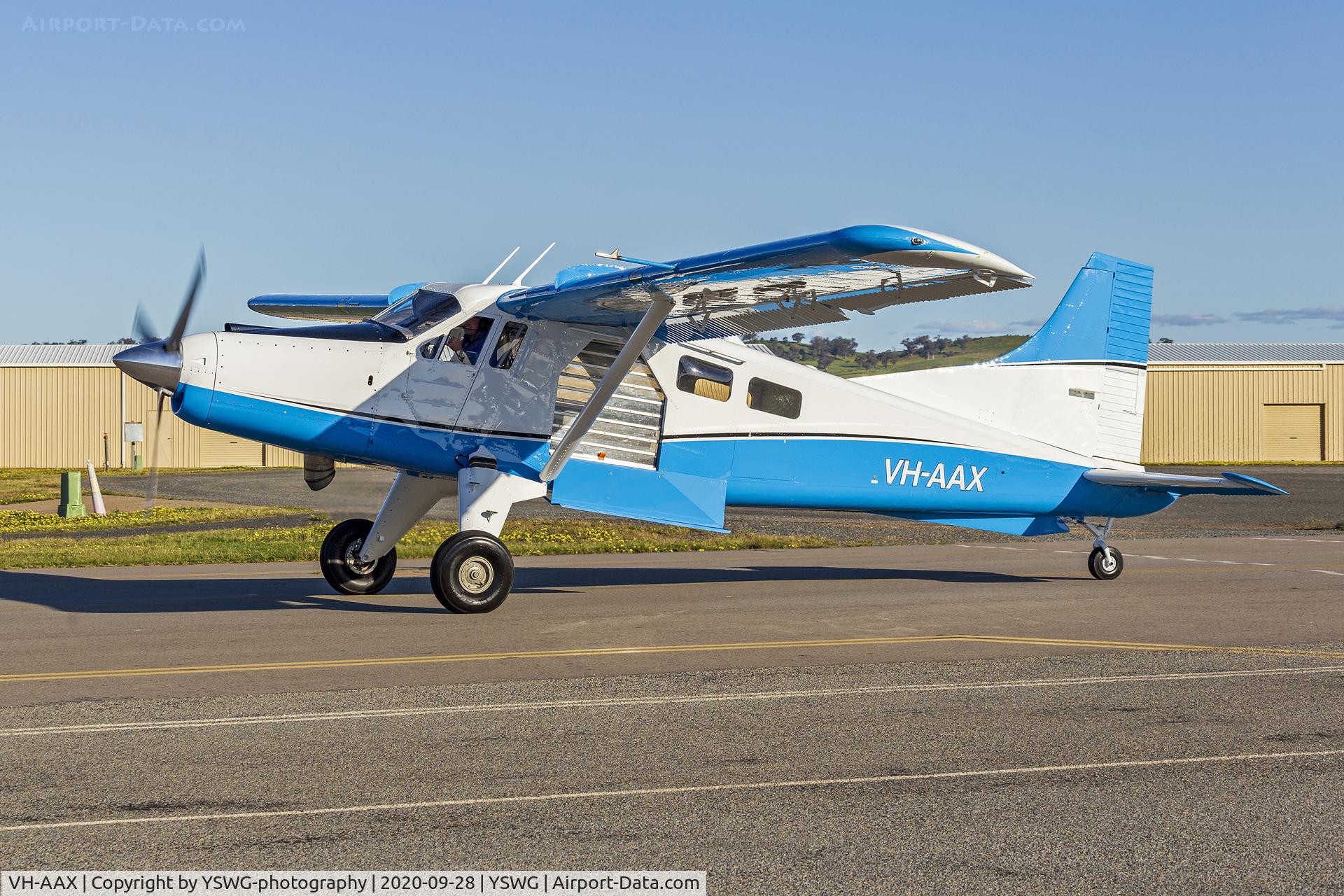 VH-AAX, 1959 De Havilland Canada DHC-2/A1 C/N 1411, De Havilland Canada DHC-2-A1 Wallaroo taxiing at Wagga Wagga Airport