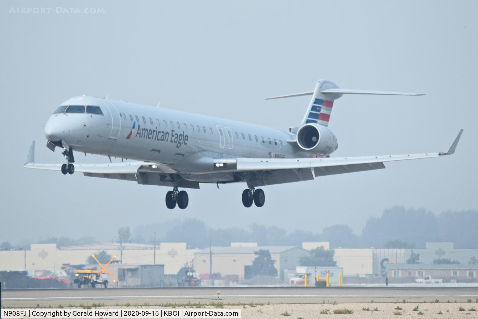 N908FJ, 2003 Bombardier CRJ-900ER (CL-600-2D24) C/N 15008, Landing 10L.