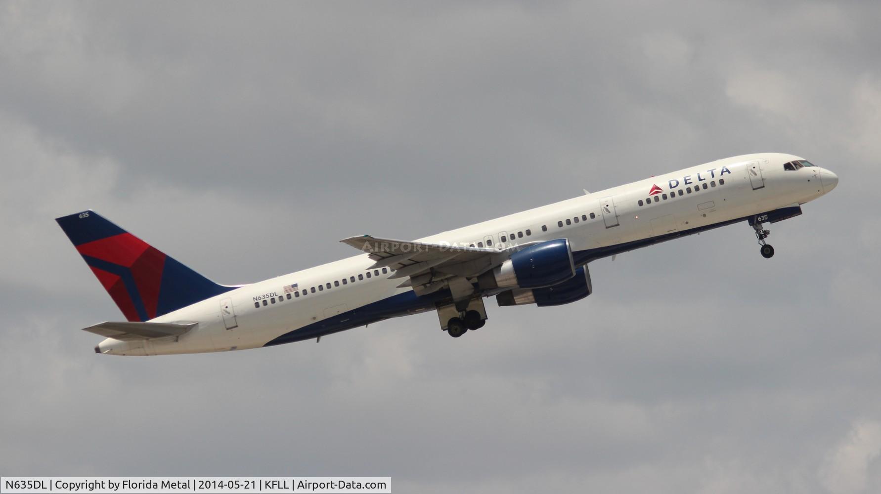 N635DL, 1988 Boeing 757-232 C/N 23762, FLL 2014