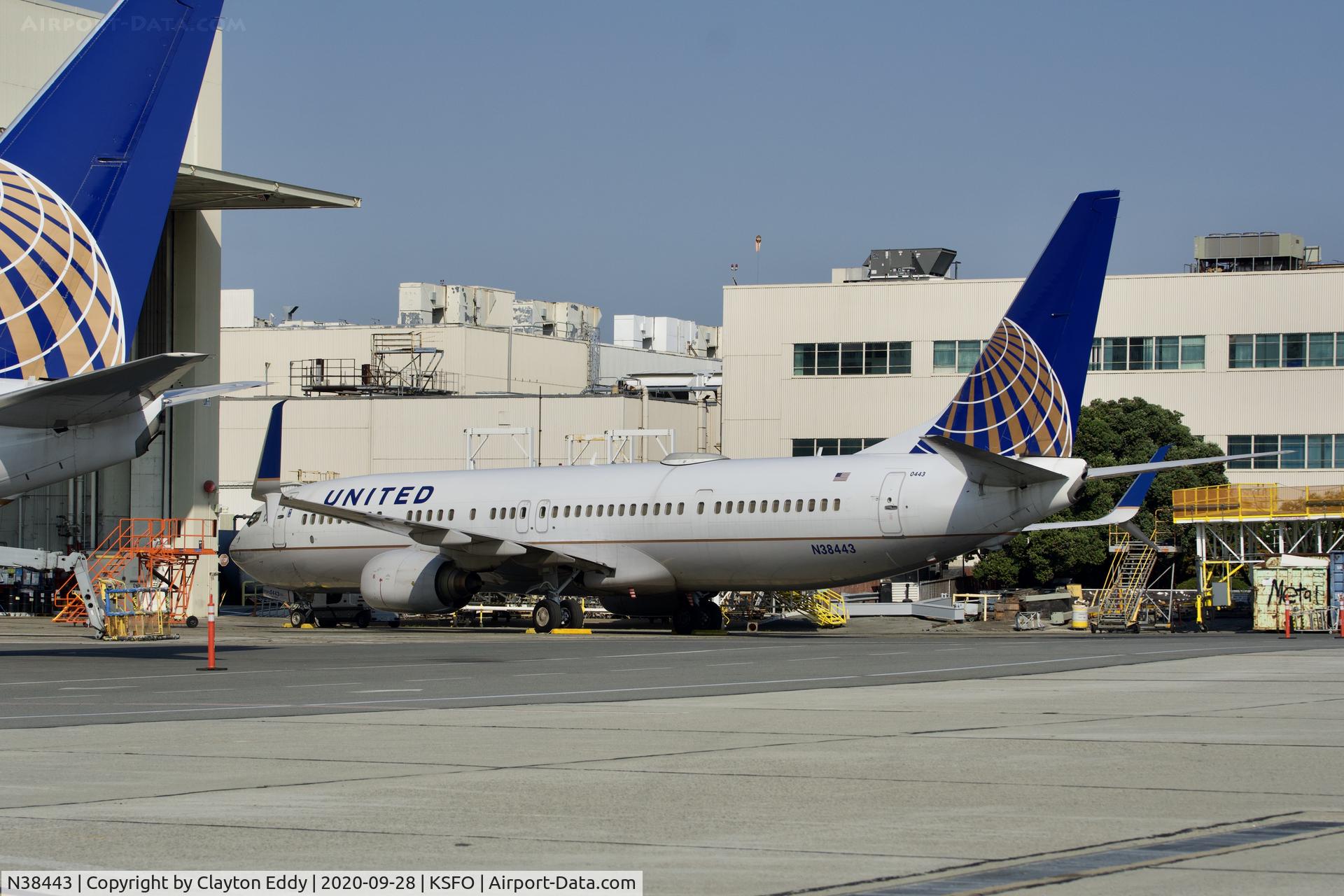 N38443, 2010 Boeing 737-924/ER C/N 31655, SFO 2020.