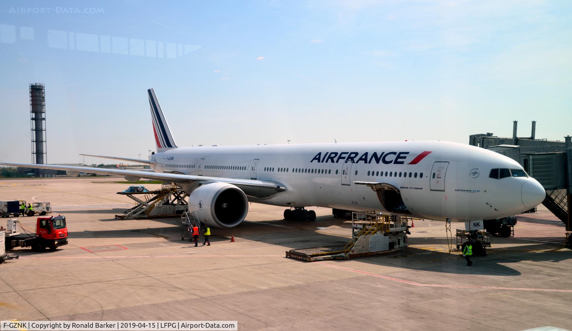 F-GZNK, 2011 Boeing 777-328/ER C/N 39971, At the gate  Charles de Gaulle