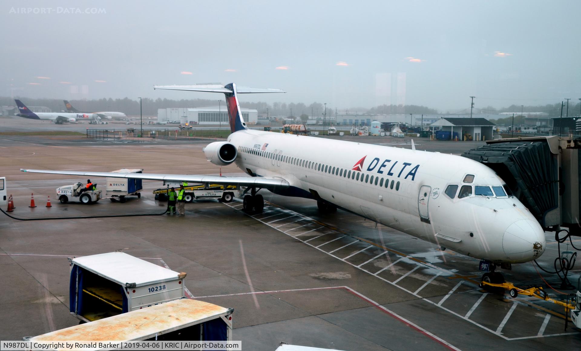 N987DL, 1991 McDonnell Douglas MD-88 C/N 53338, At the gate Richmond