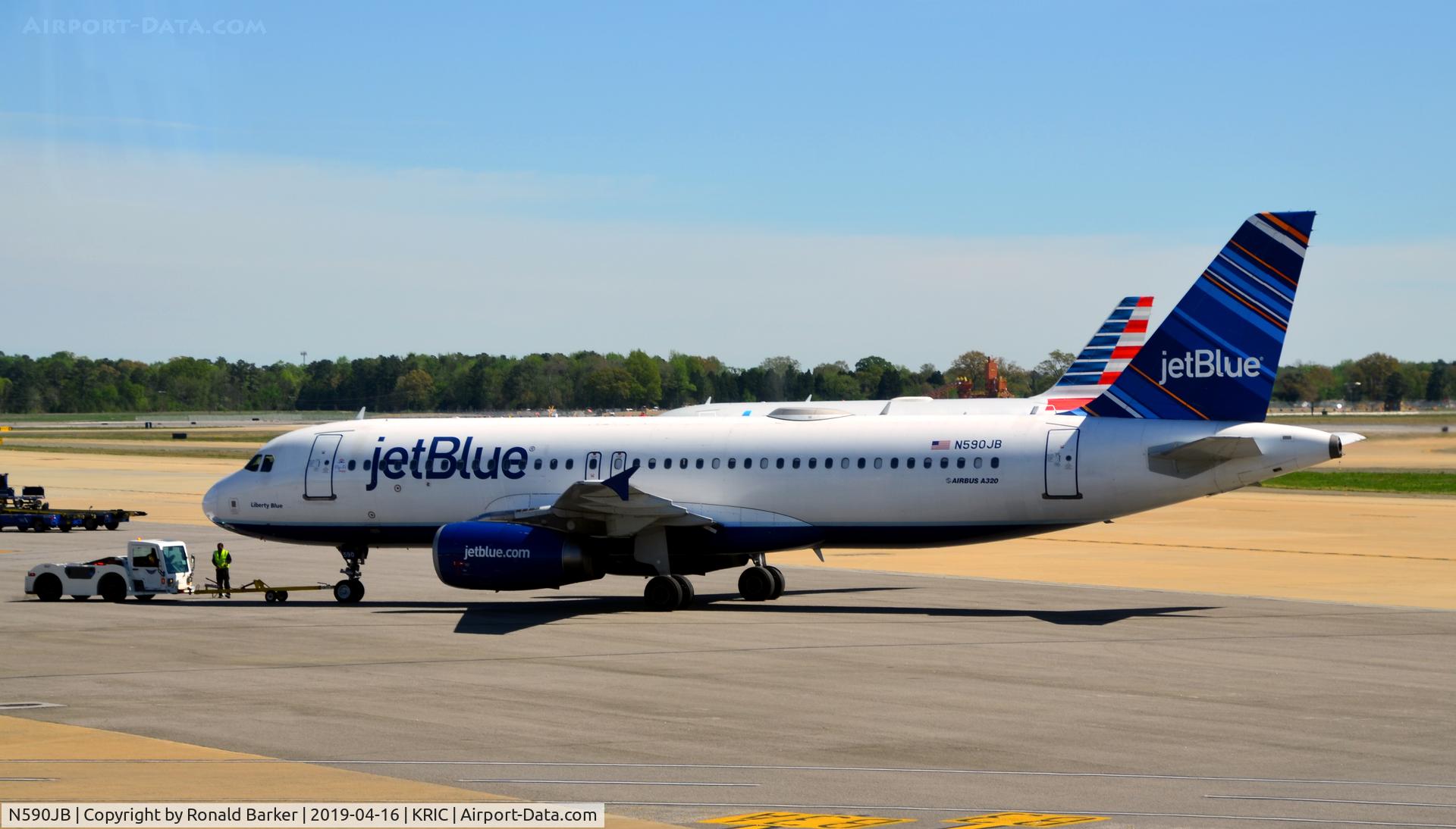 N590JB, 2004 Airbus A320-232 C/N 2231, Push back Richmond