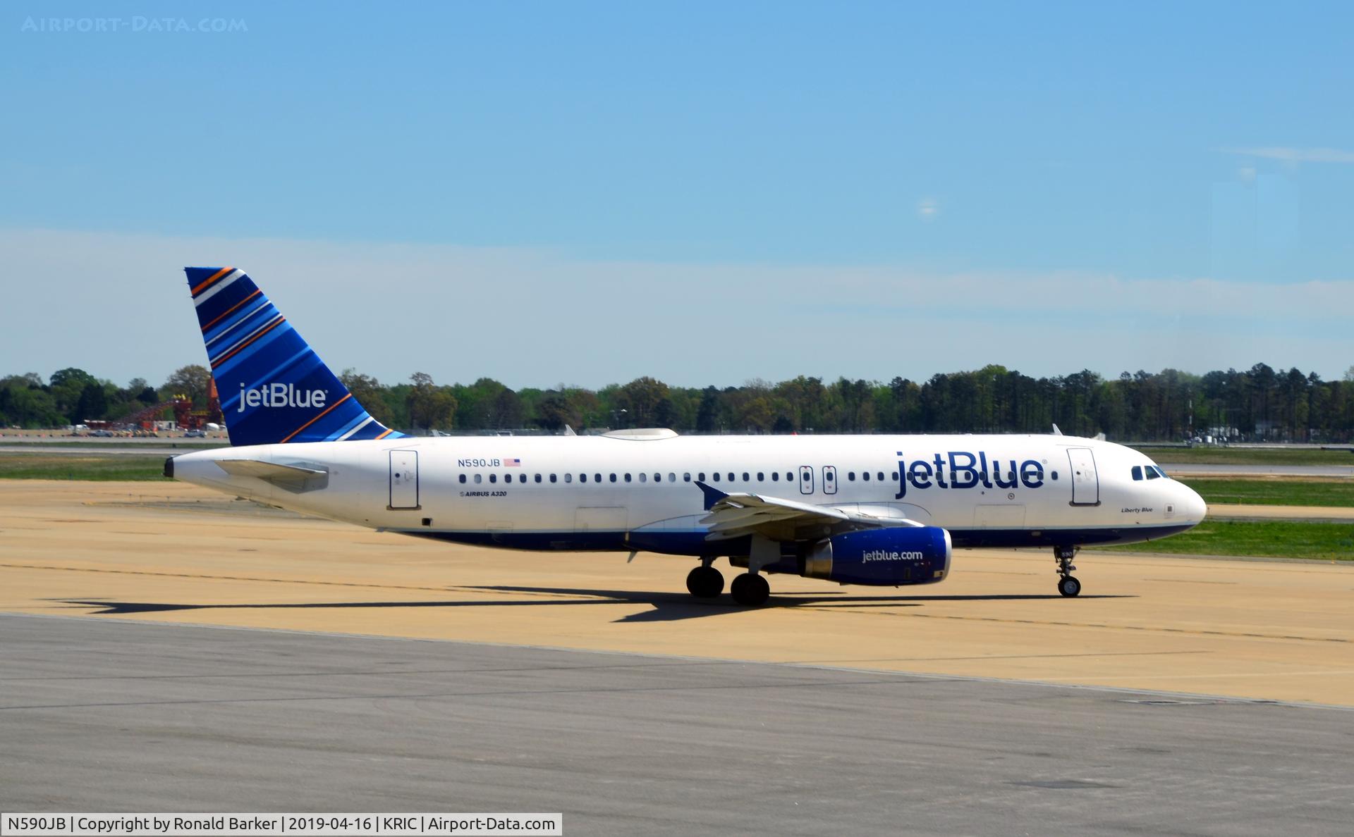 N590JB, 2004 Airbus A320-232 C/N 2231, Taxi Richmond
