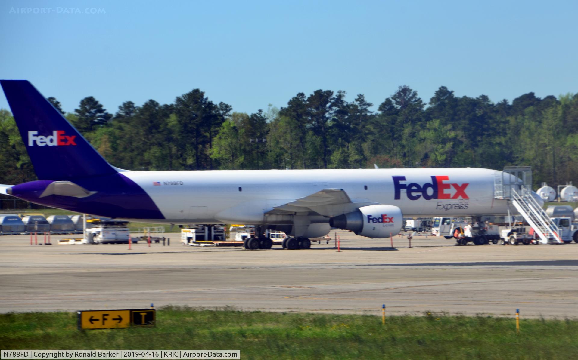 N788FD, 1992 Boeing 757-222 (SF) C/N 26686, Richmond