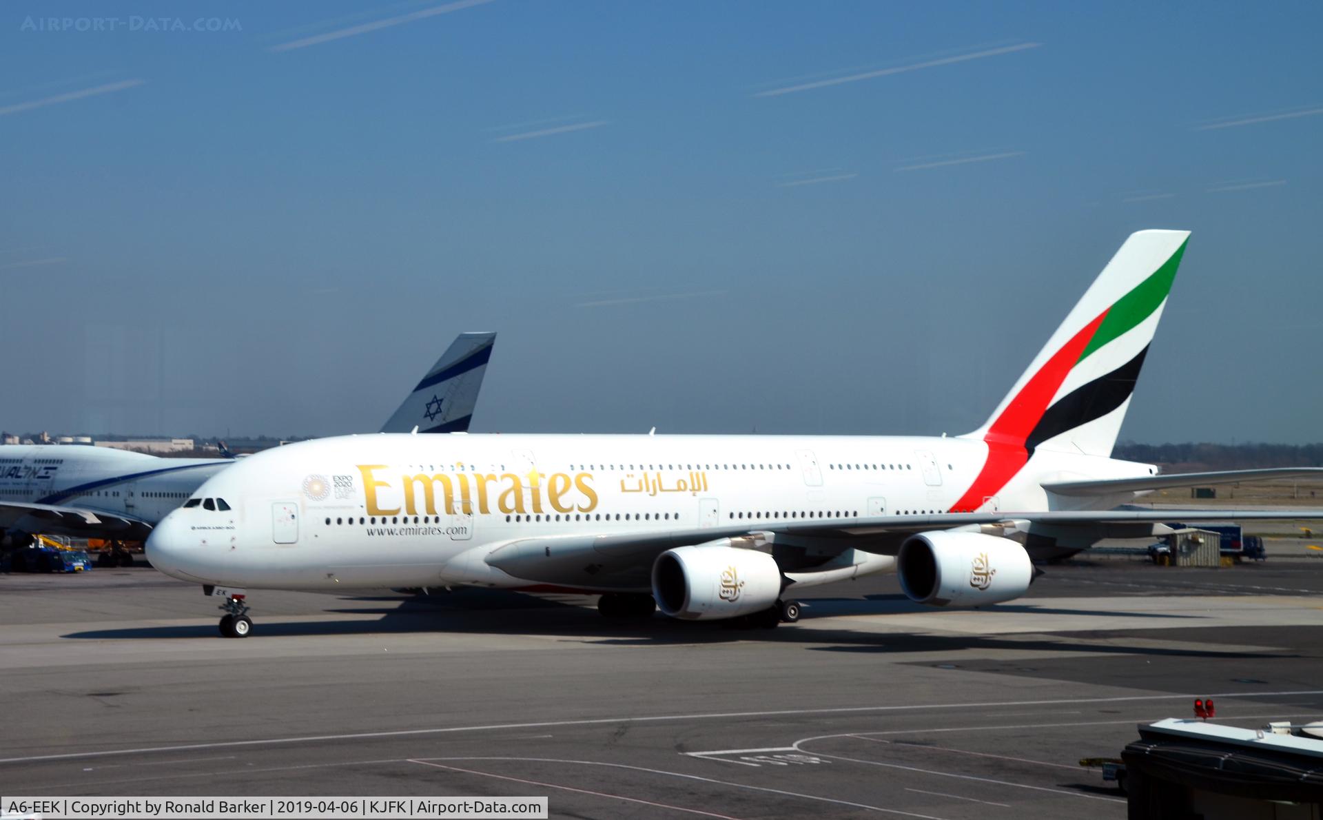 A6-EEK, 2013 Airbus A380-861 C/N 132, Taxi JFK