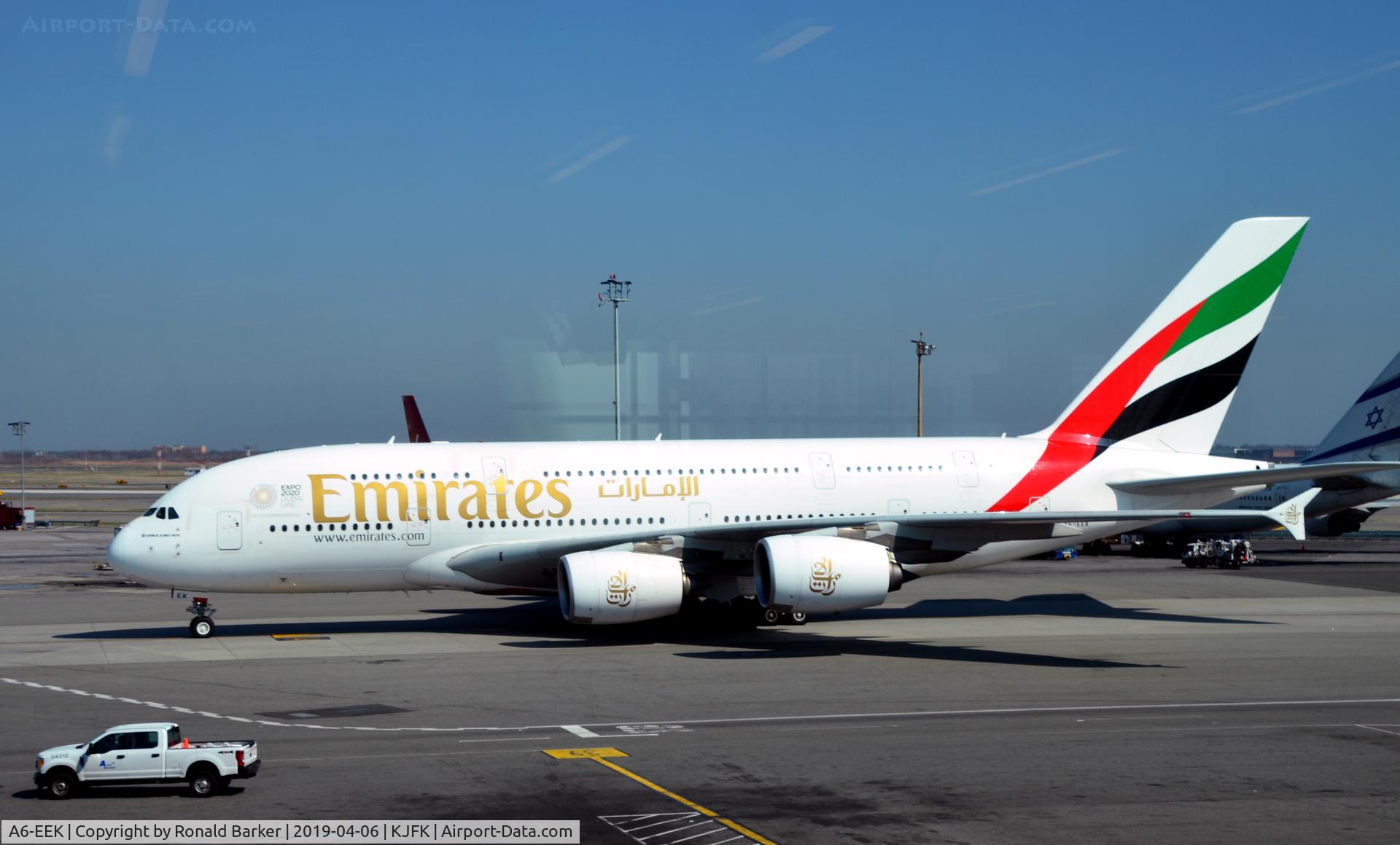 A6-EEK, 2013 Airbus A380-861 C/N 132, Taxi JFK