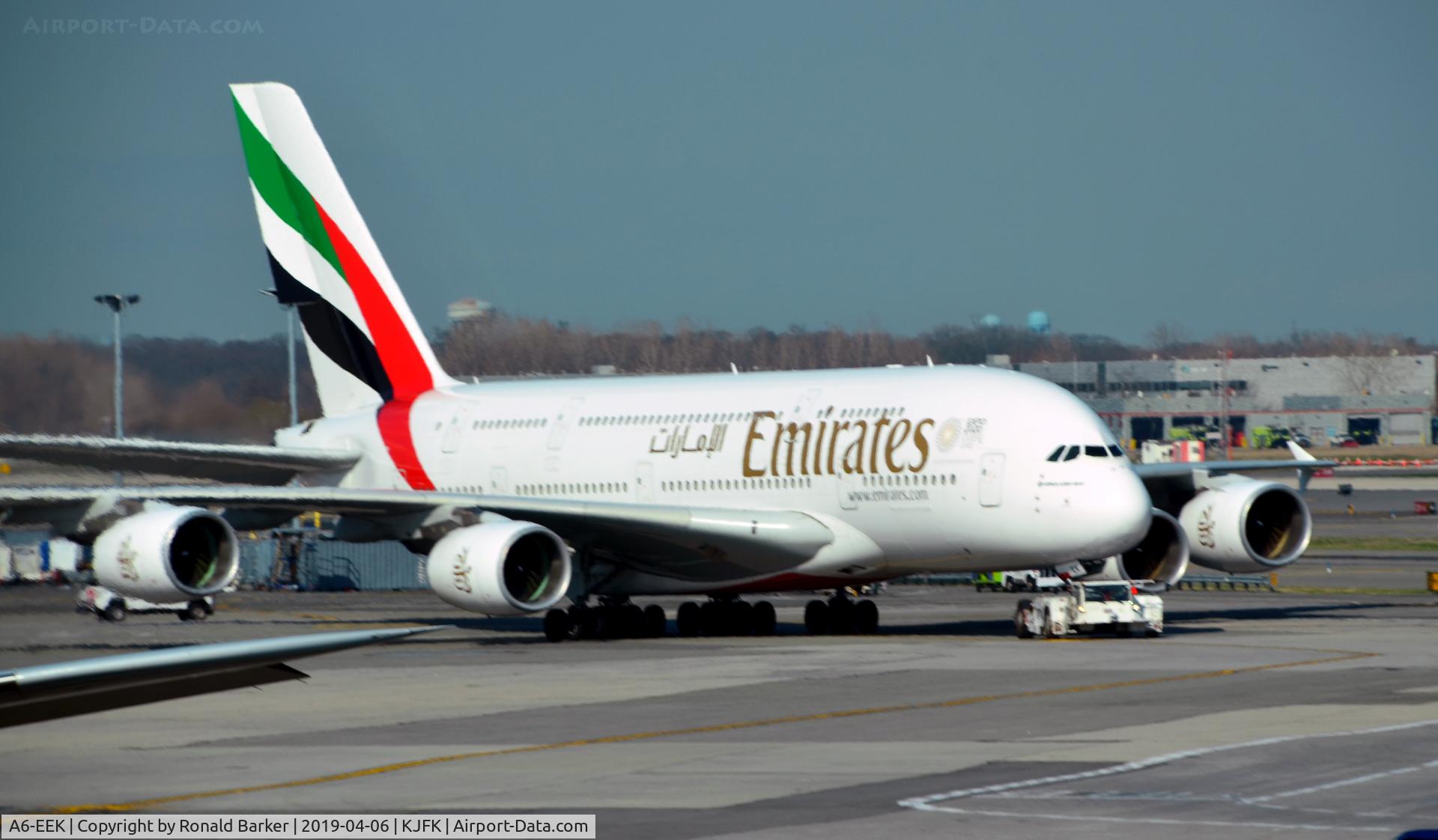 A6-EEK, 2013 Airbus A380-861 C/N 132, Taxi JFK