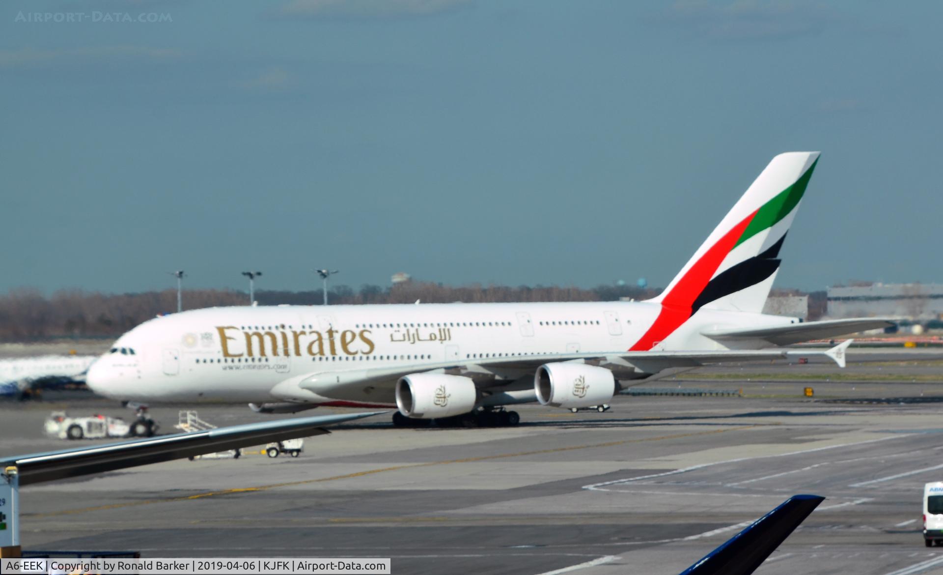 A6-EEK, 2013 Airbus A380-861 C/N 132, Taxi JFK