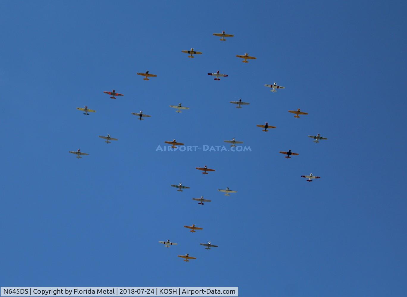 N645DS, 1944 North American SNJ-5 Texan Texan C/N 88-17678, OSH 2018