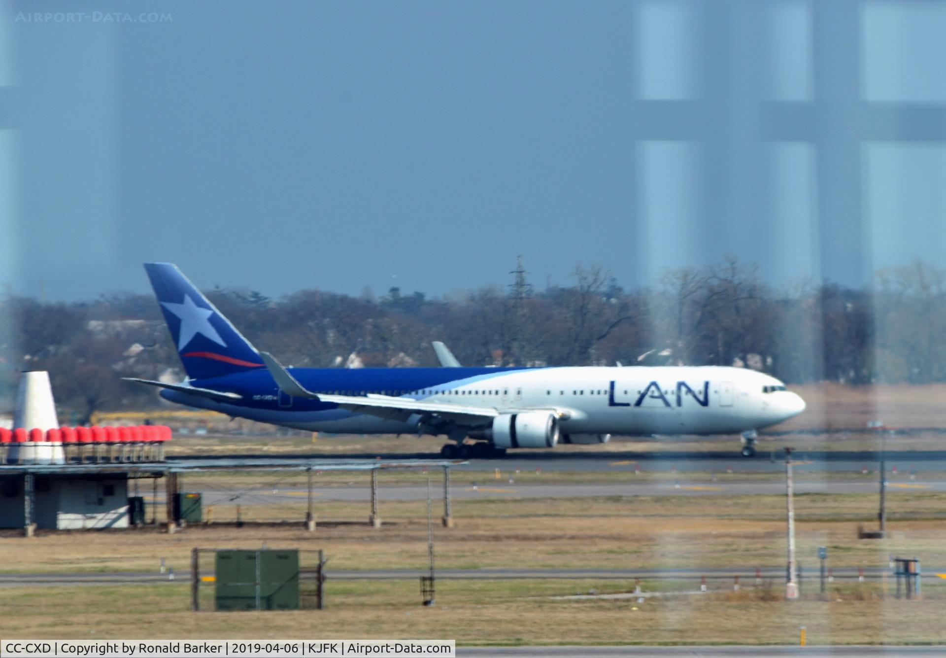 CC-CXD, 2008 Boeing 767-316/ER C/N 35697, Landing JFK