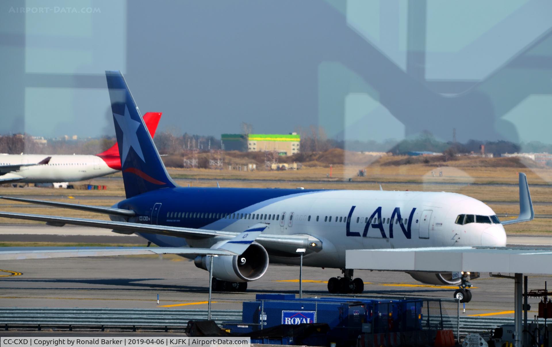 CC-CXD, 2008 Boeing 767-316/ER C/N 35697, Taxi JFK