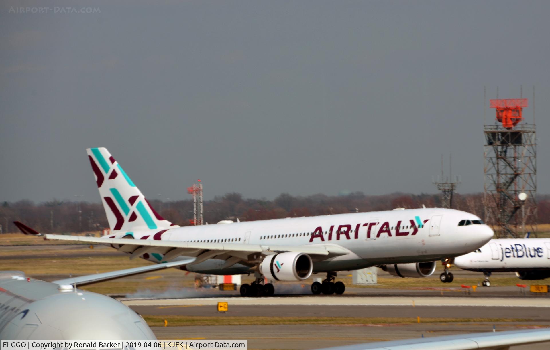 EI-GGO, 2003 Airbus A330-202 C/N 511, Landing JFK