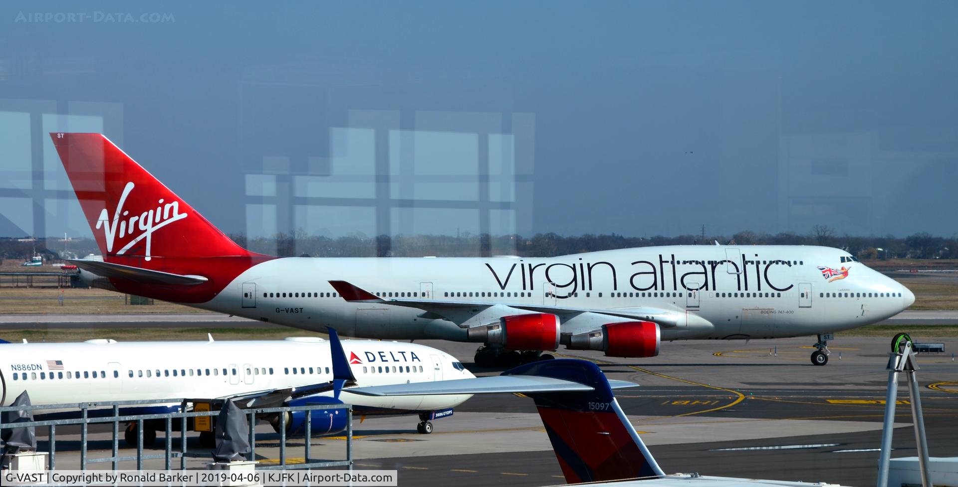 G-VAST, 1997 Boeing 747-41R C/N 28757, Taxi JFK  Ladybird