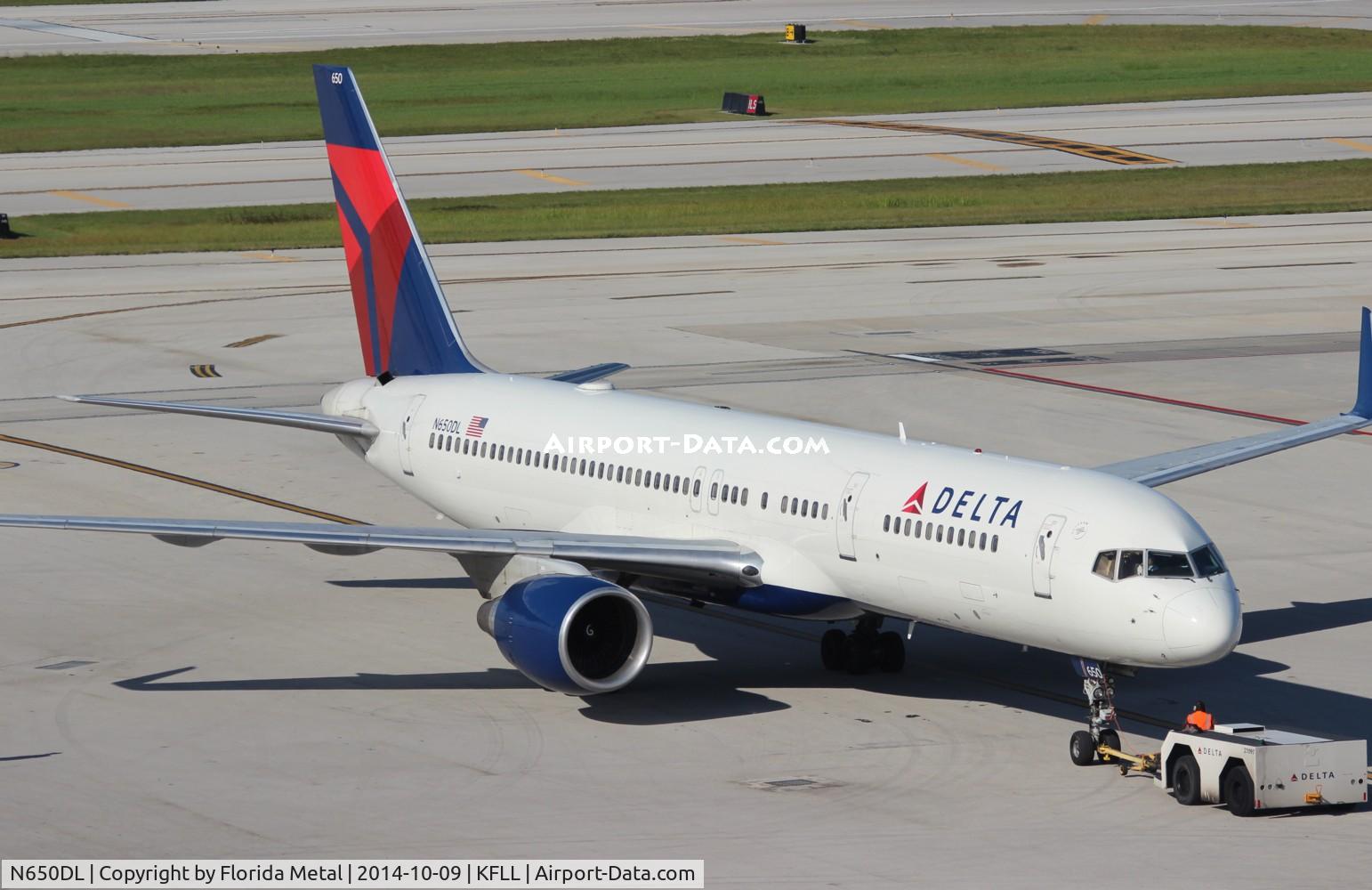 N650DL, 1989 Boeing 757-232 C/N 24390, FLL 2014