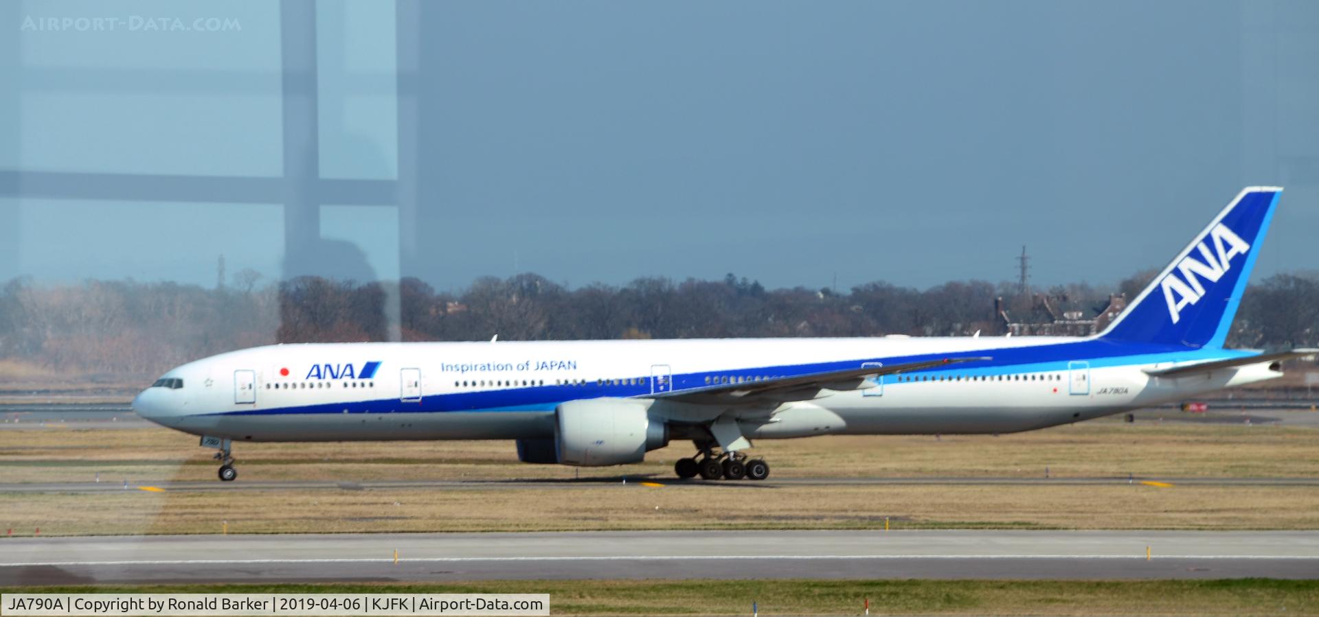 JA790A, 2015 Boeing 777-381/ER C/N 60136, Taxi JFK
