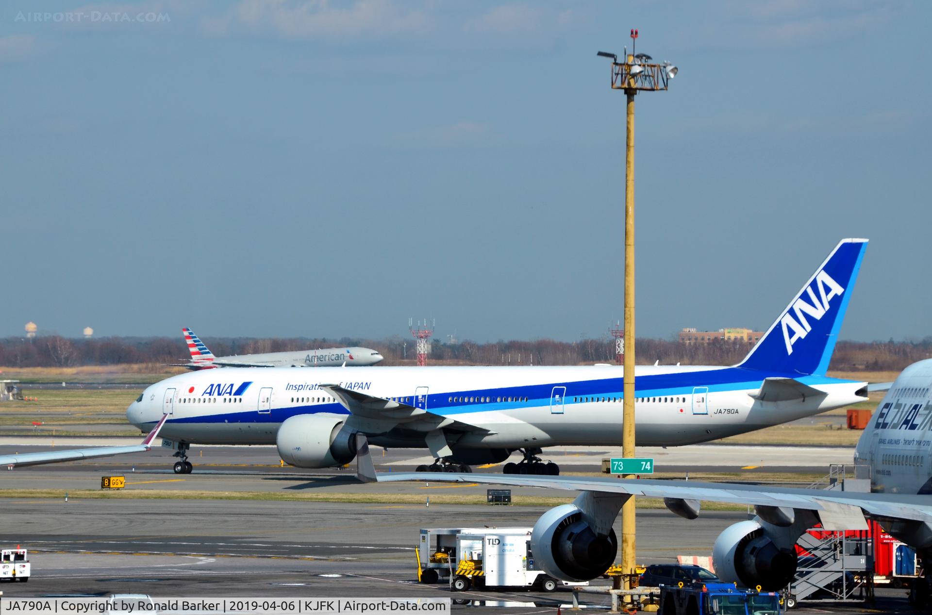 JA790A, 2015 Boeing 777-381/ER C/N 60136, Taxi JFK