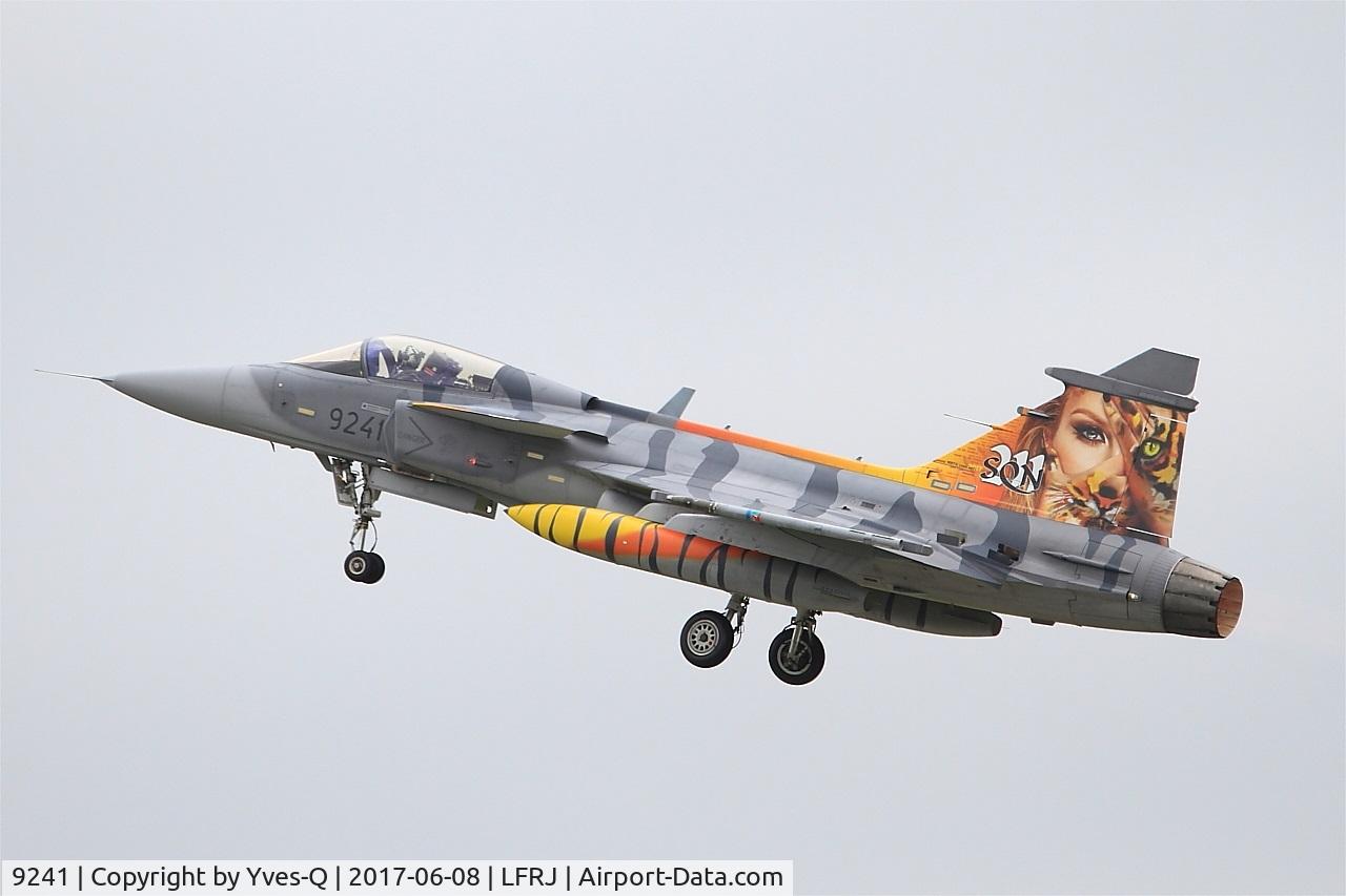 9241, Saab JAS-39C Gripen C/N 39241, Saab JAS-39C Gripen, Take off rwy 26, Landivisiau Naval Air Base (LFRJ) Tiger Meet 2017