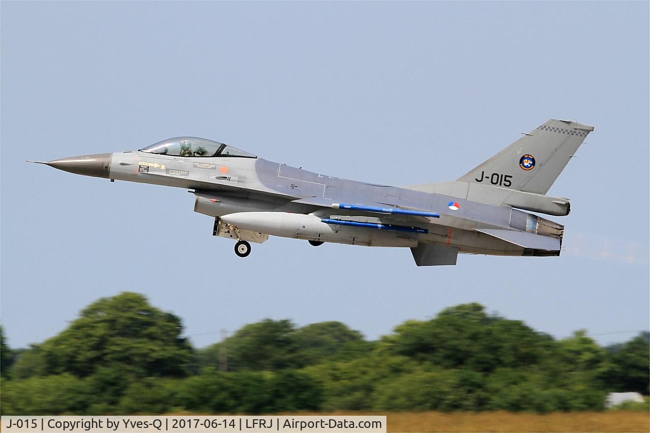 J-015, 1991 Fokker F-16A Fighting Falcon C/N 6D-171, Fokker F-16A Fighting Falcon, Take off rwy 26, Landivisiau Naval Air Base (LFRJ) Tiger Meet 2017