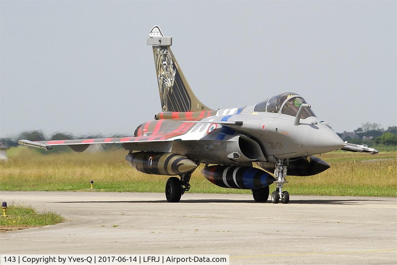 143, 2013 Dassault Rafale C C/N 143, Dassault Rafale C, Taxiing to flight line, Landivisiau Naval Air Base (LFRJ) Tiger Meet 2017