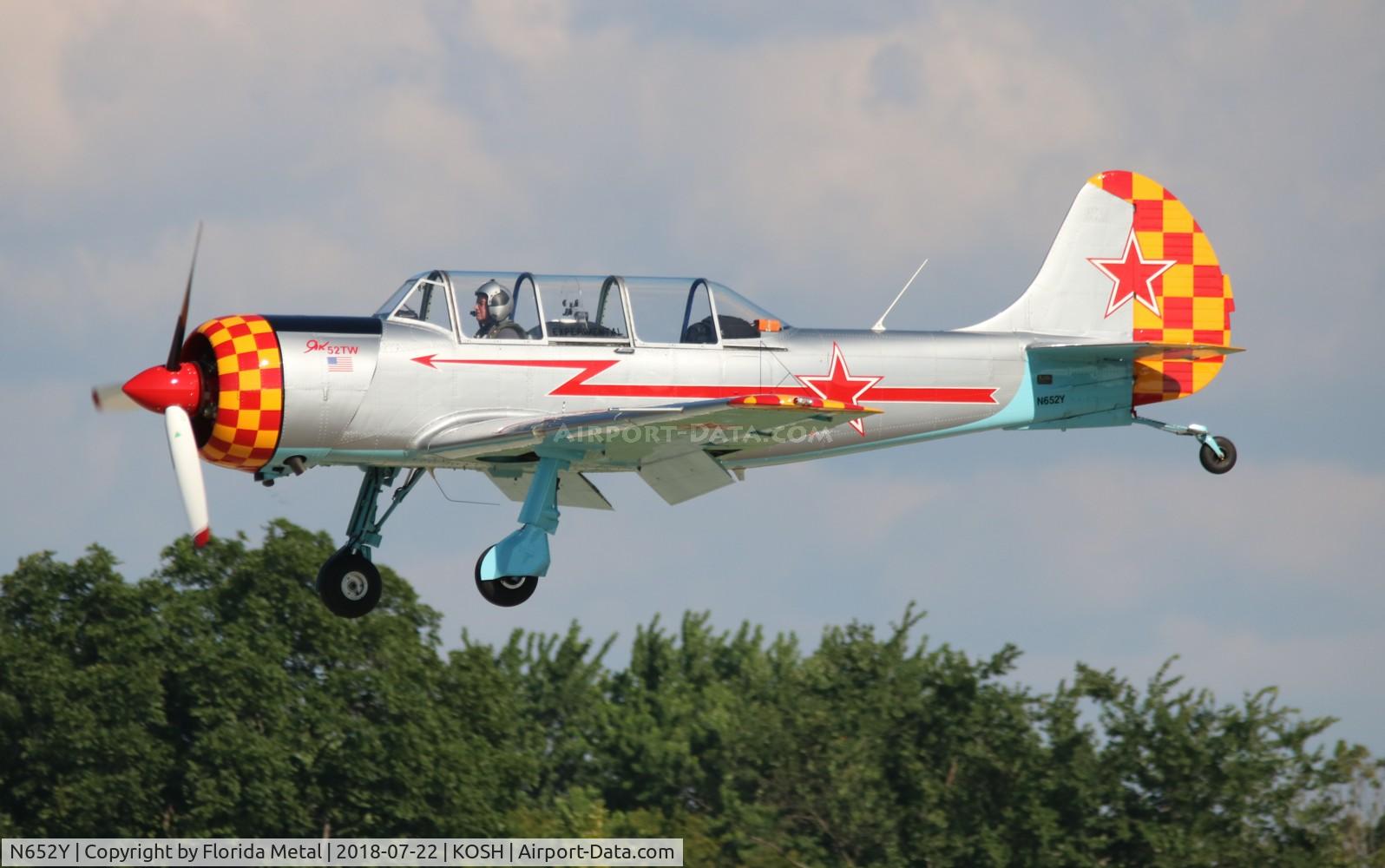 N652Y, 2004 Yakovlev (Aerostar) Yak-52TW C/N 0412510, OSH 2018