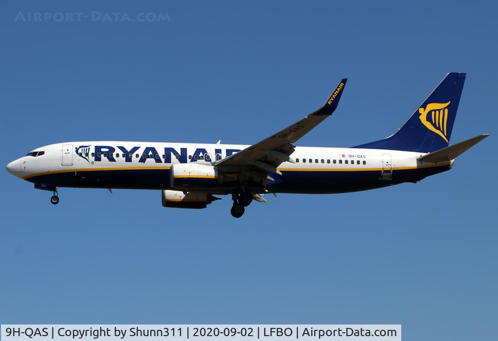 9H-QAS, 2015 Boeing 737-8AS C/N 44693, Landing rwy 32R