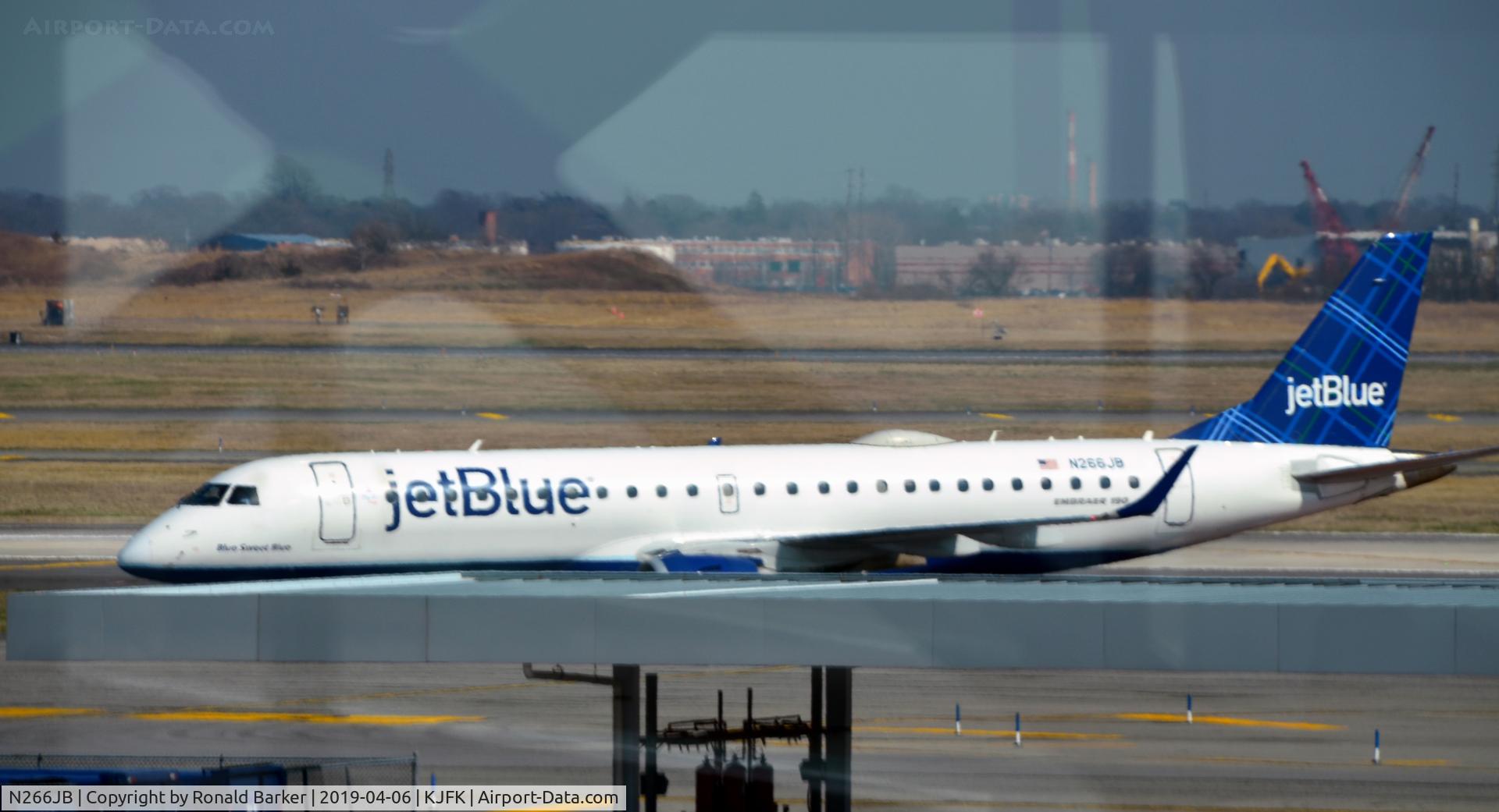 N266JB, 2007 Embraer ERJ-190-100 IGW 190AR C/N 19000054, Taxi JFK