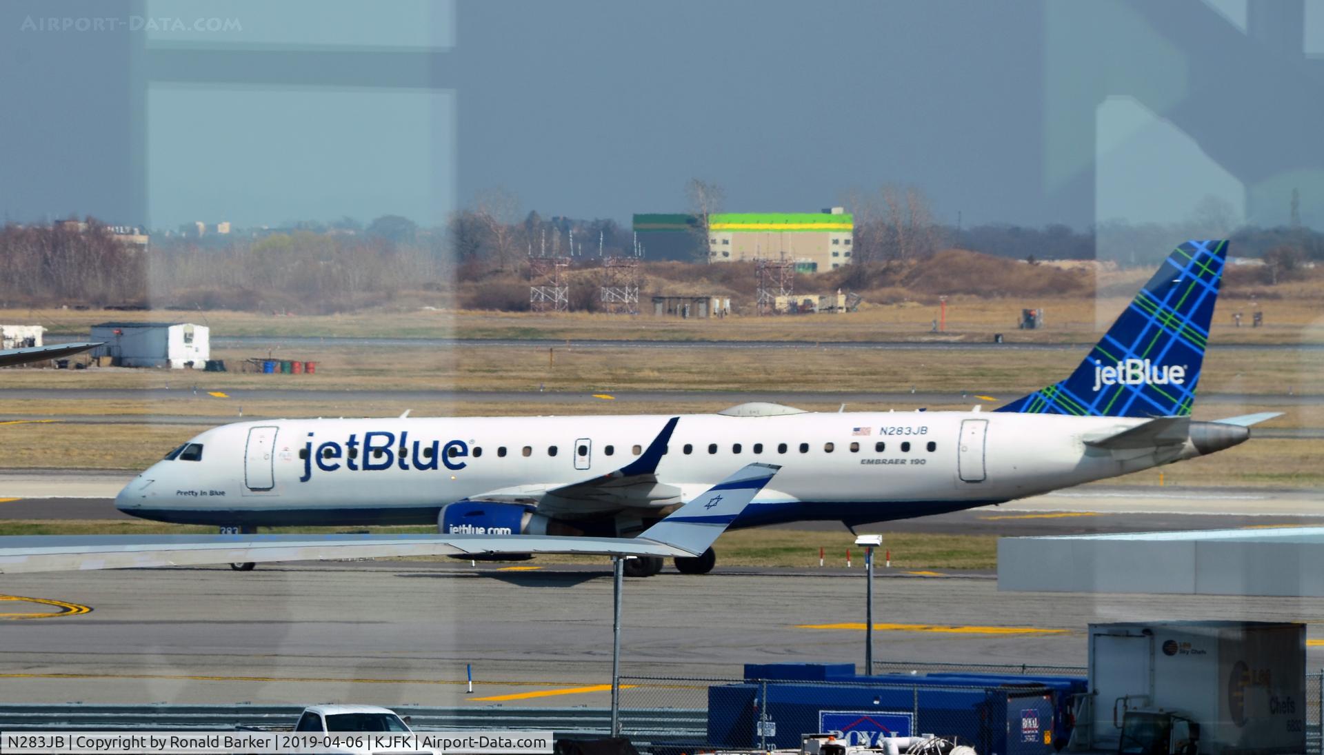 N283JB, 2007 Embraer 190AR (ERJ-190-100IGW) C/N 19000125, Taxi JFK