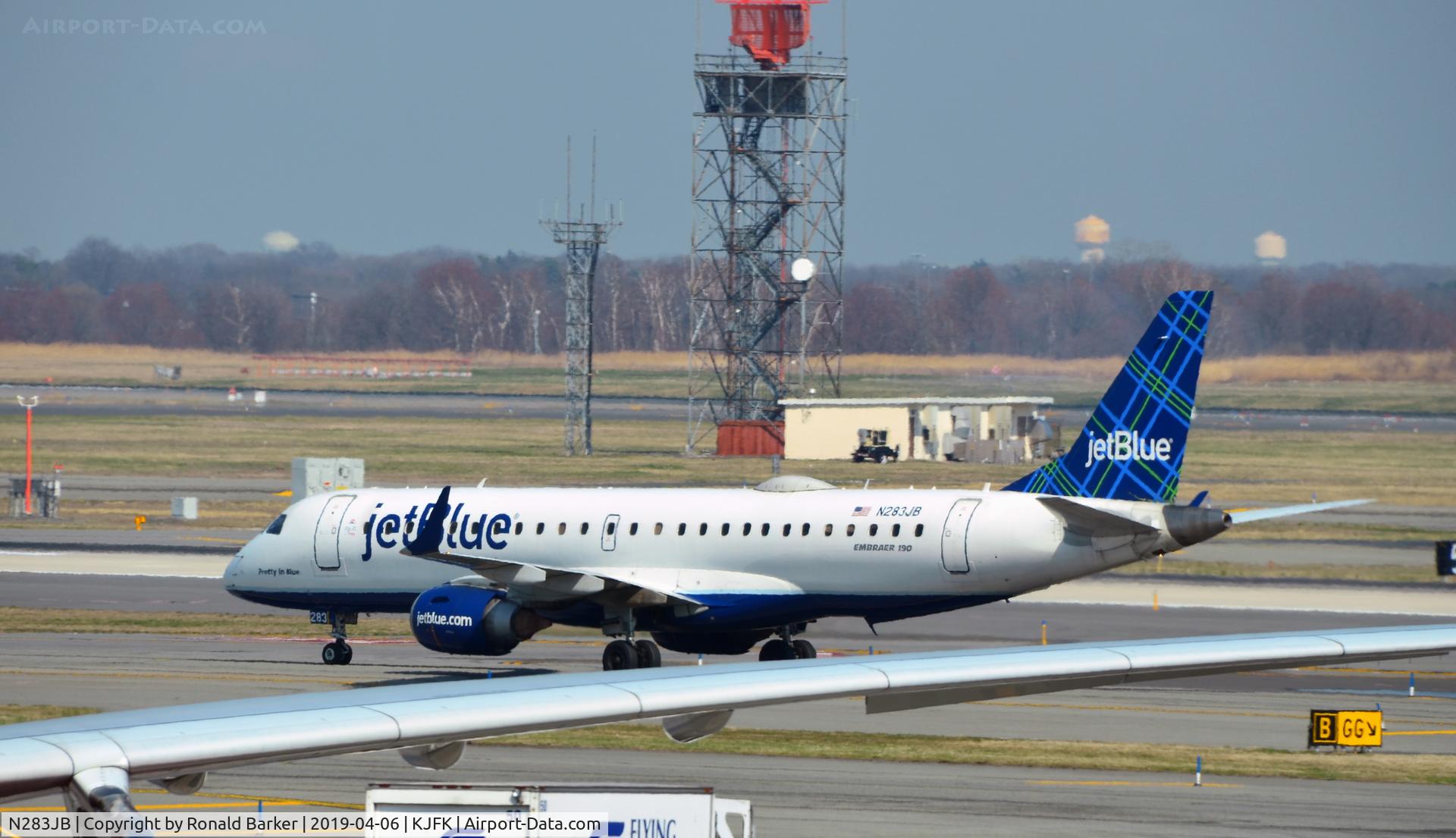 N283JB, 2007 Embraer 190AR (ERJ-190-100IGW) C/N 19000125, Taxi JFK