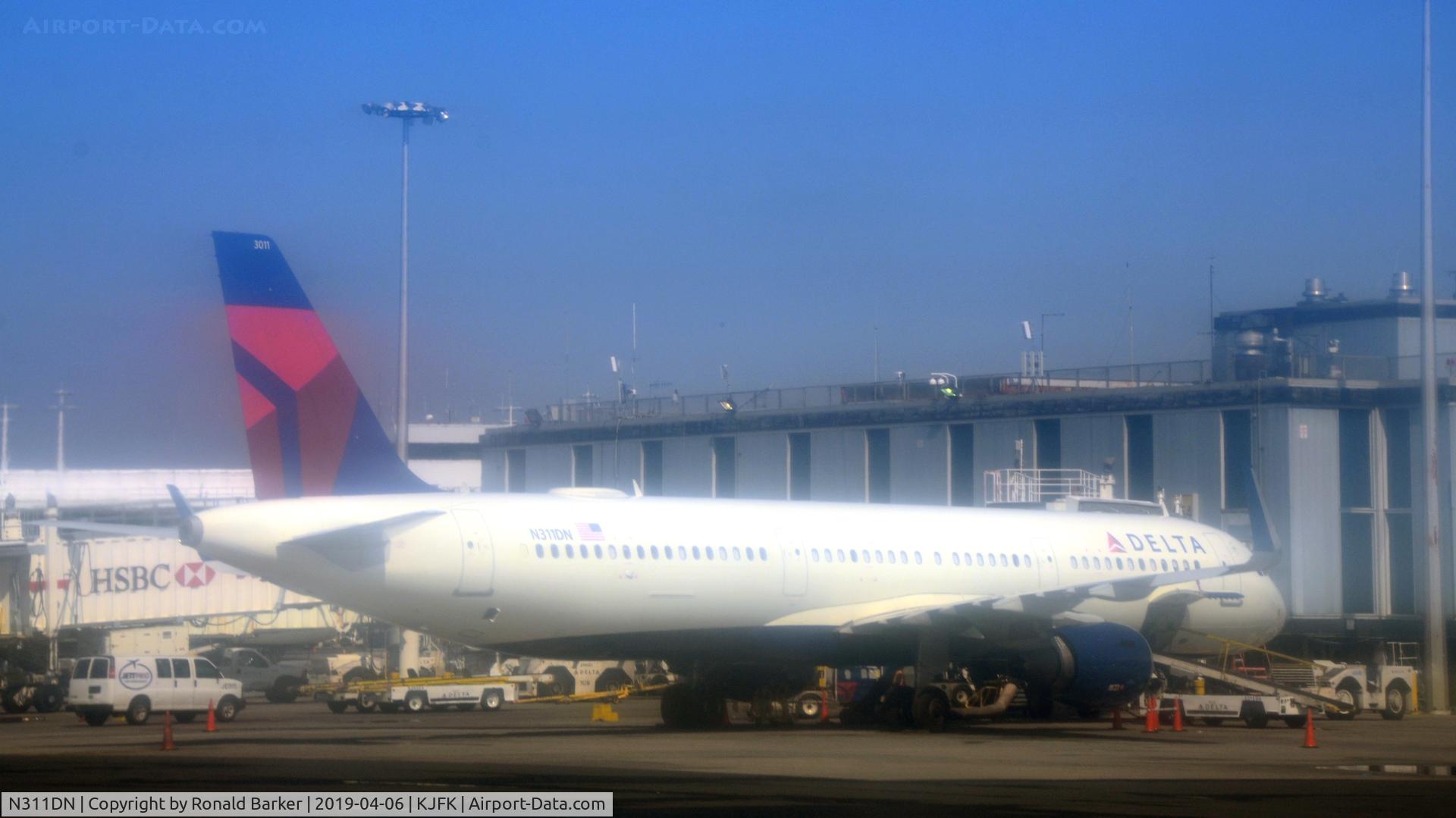 N311DN, 2016 Airbus A321-211 C/N 7304, Parked JFK