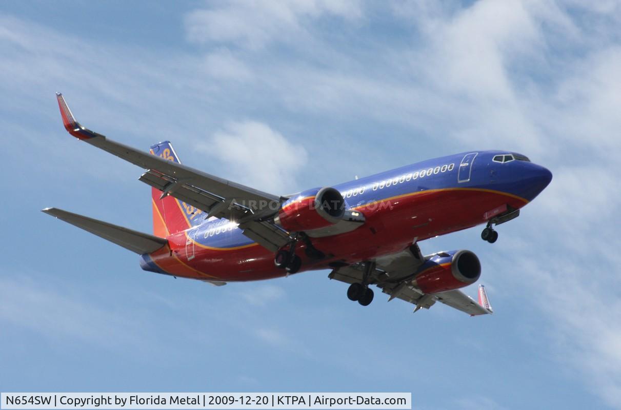 N654SW, 1997 Boeing 737-3H4 C/N 28399, TPA 2009