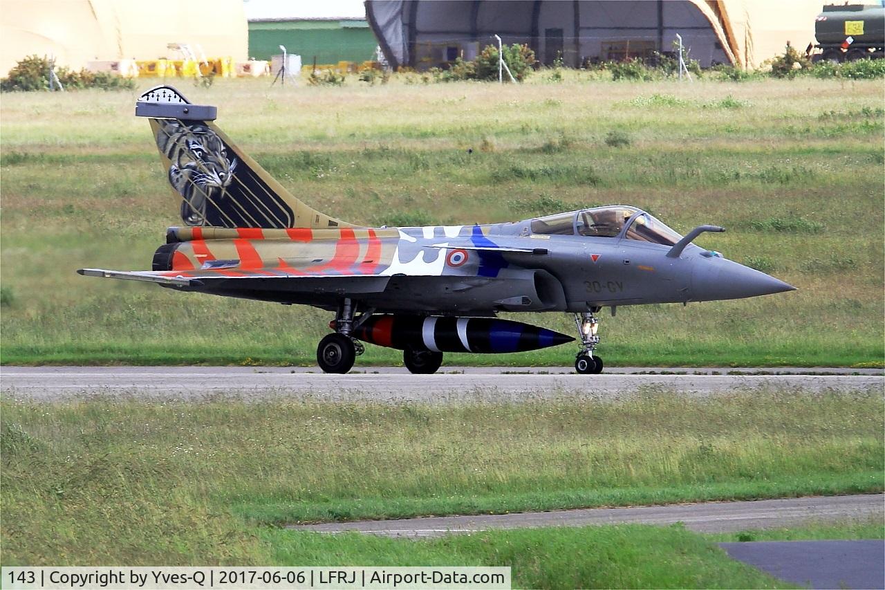 143, 2013 Dassault Rafale C C/N 143, Dassault Rafale C, Taxiing to flight line, Landivisiau Naval Air Base (LFRJ) Tiger Meet 2017
