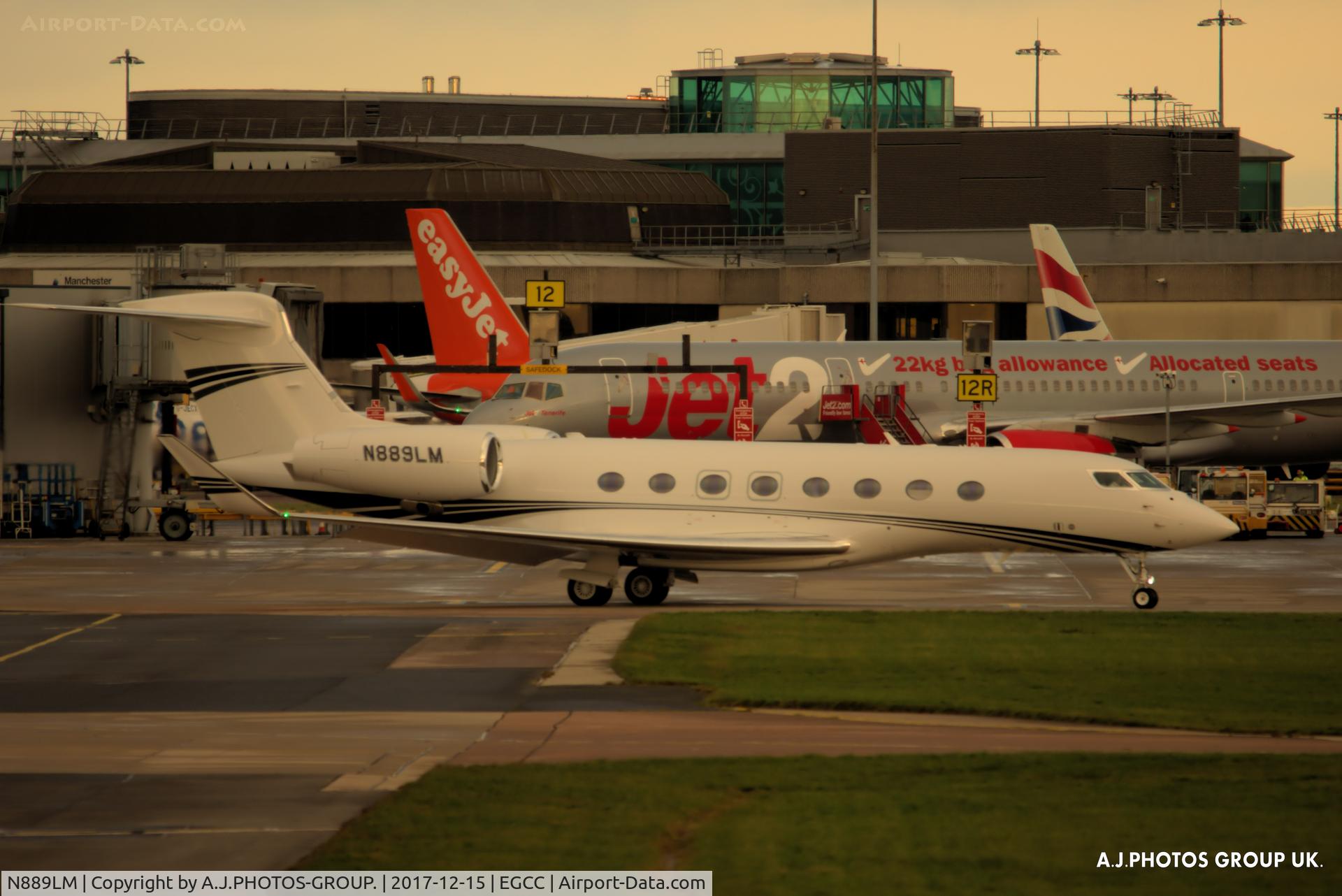 N889LM, 2017 Gulfstream G-VI (G650ER) C/N 6276, taxing out for take off man egcc uk [2017]