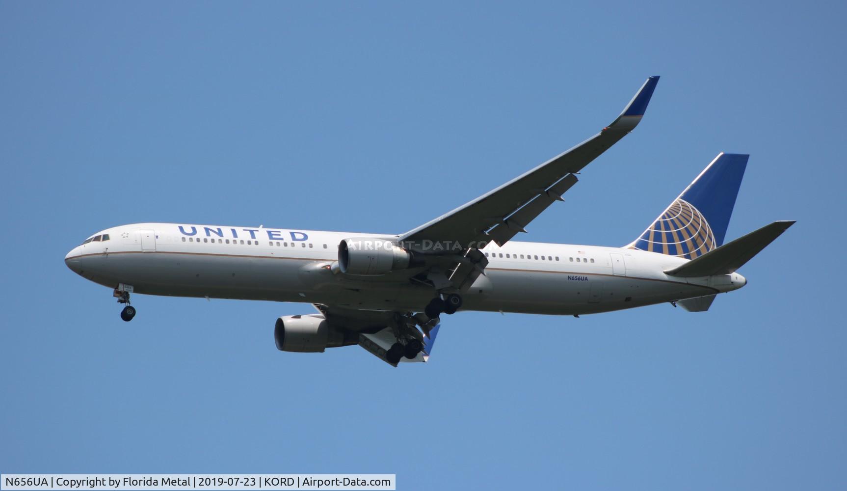 N656UA, 1992 Boeing 767-322 C/N 25394, ORD 2019