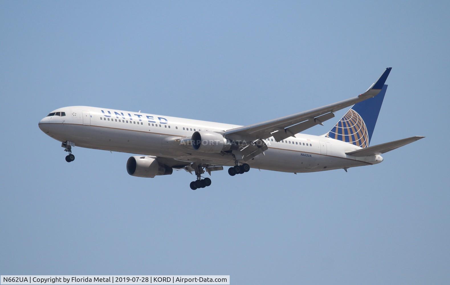 N662UA, 1993 Boeing 767-322 C/N 27159, ORD 2019