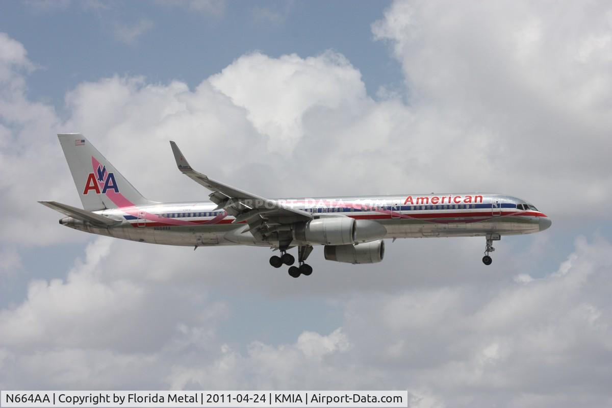 N664AA, 1992 Boeing 757-223 C/N 25298, MIA 2011