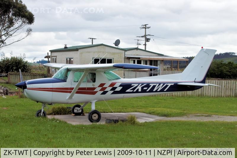 ZK-TWT, Cessna A150L Aerobat Aerobat C/N 0369, B P Lockie, Albany